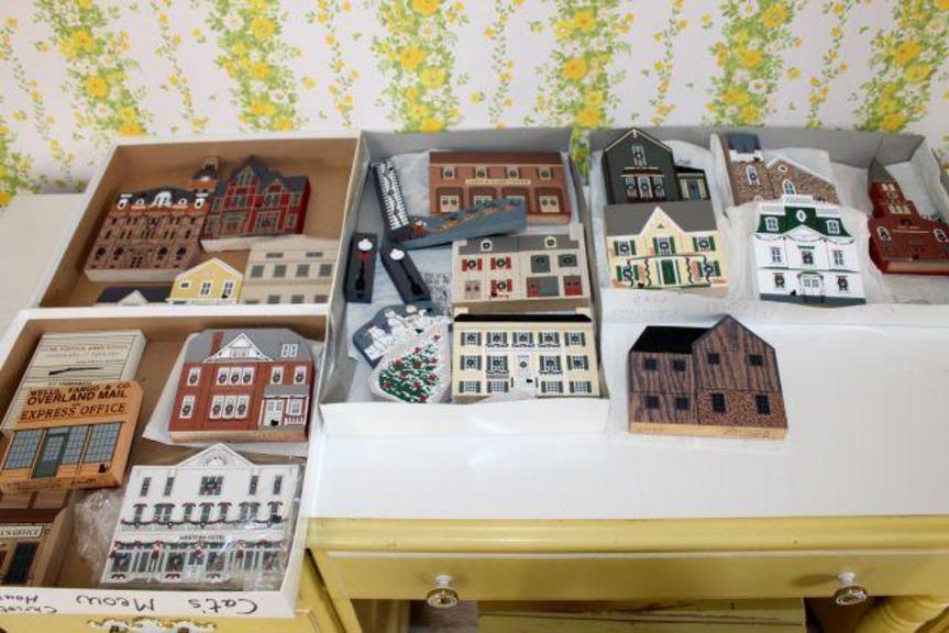 Auction Ohio Cat's Meow Collectibles