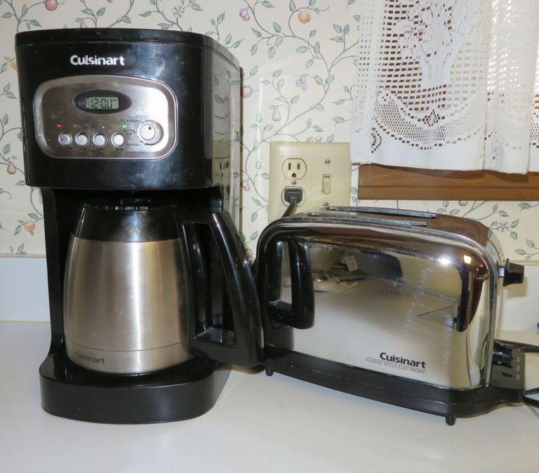 Auction Ohio Cuisinart Small Appliances