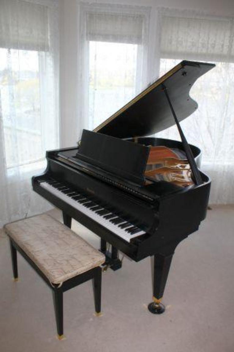 Howard piano 2024 baby grand