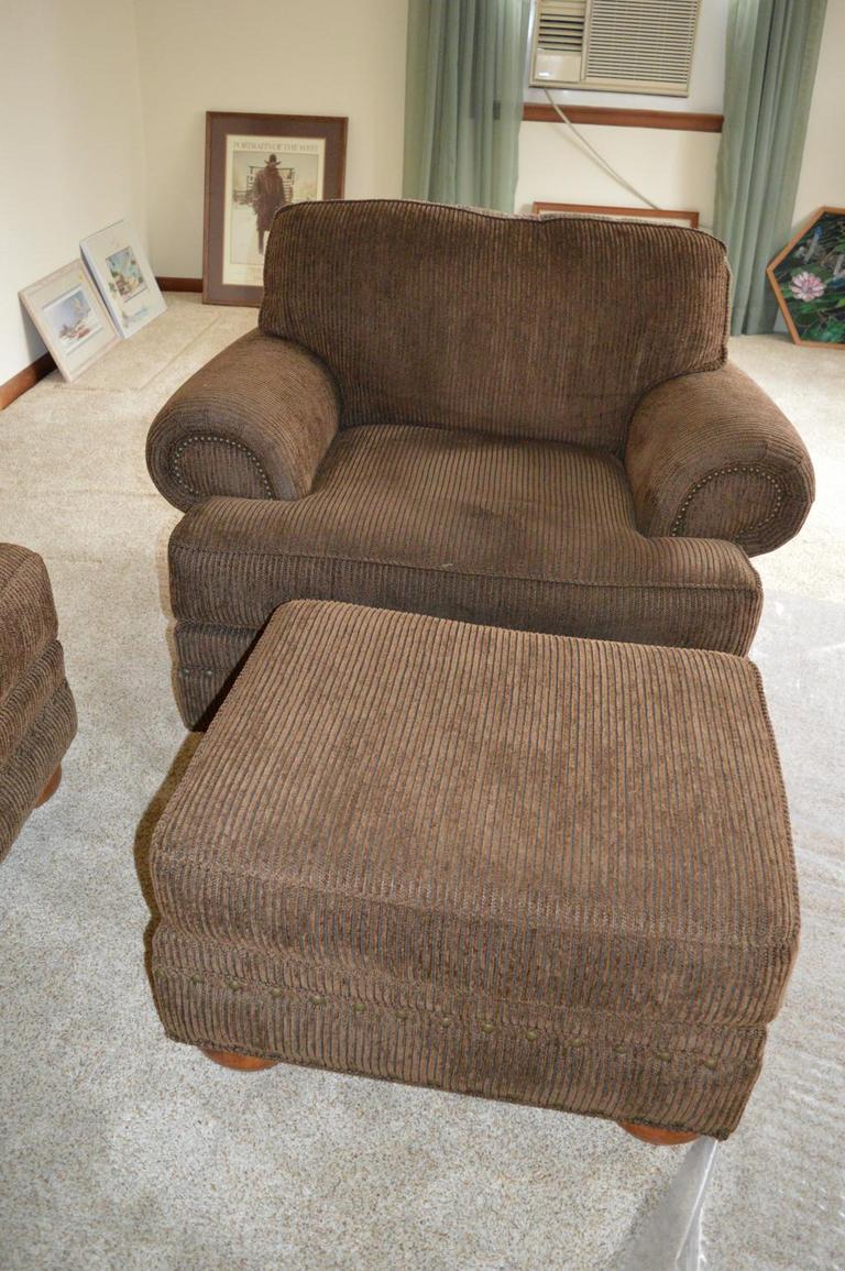 Broyhill armchair discount