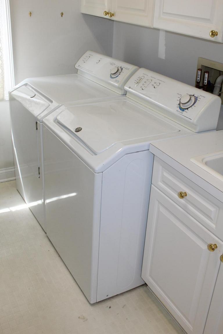 Auction Ohio Washer and Dryer