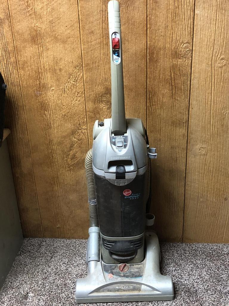 Auction Ohio Hoover Vacuum