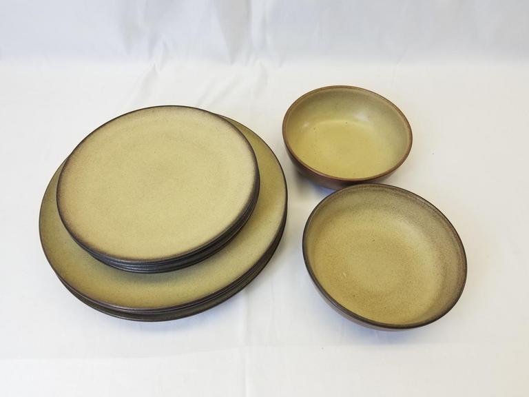Auction Ohio Heath Pottery Bowls & Plates