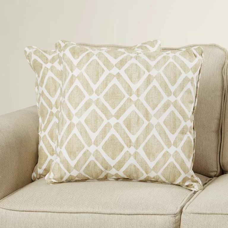 2 BEACHCREST THROW PILLOWS