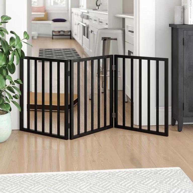 WOODEN PET GATE