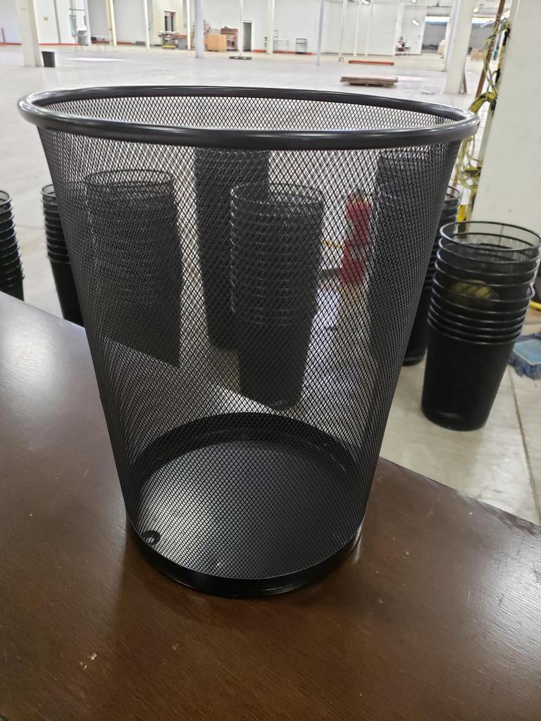 Auction Ohio 100 Staples Trash Cans