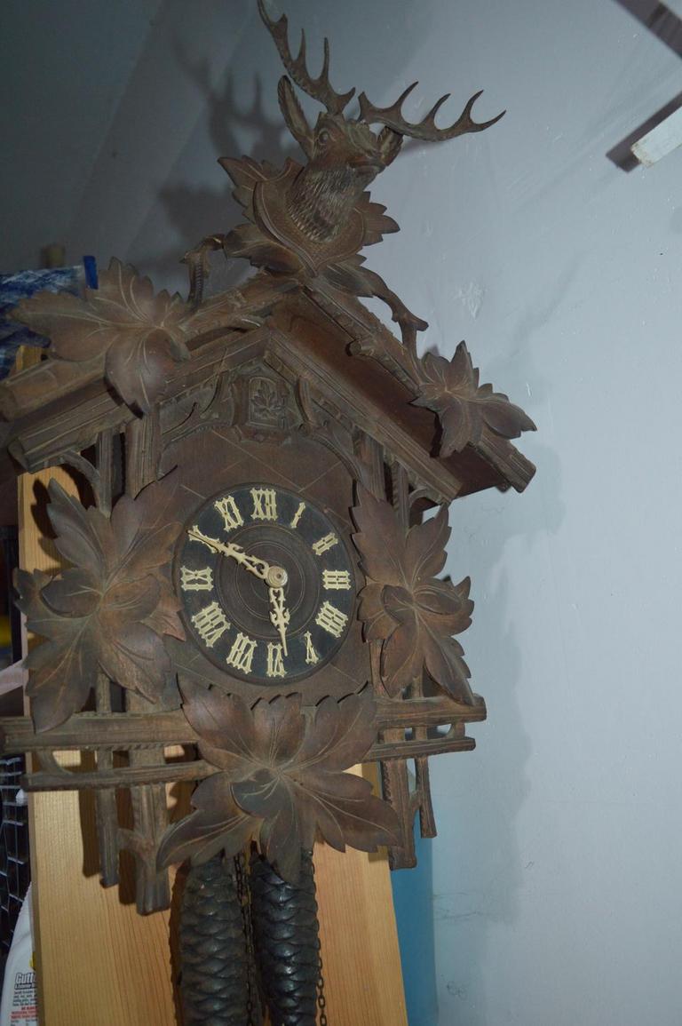 Auction Ohio Cuckoo clockworkingDeer