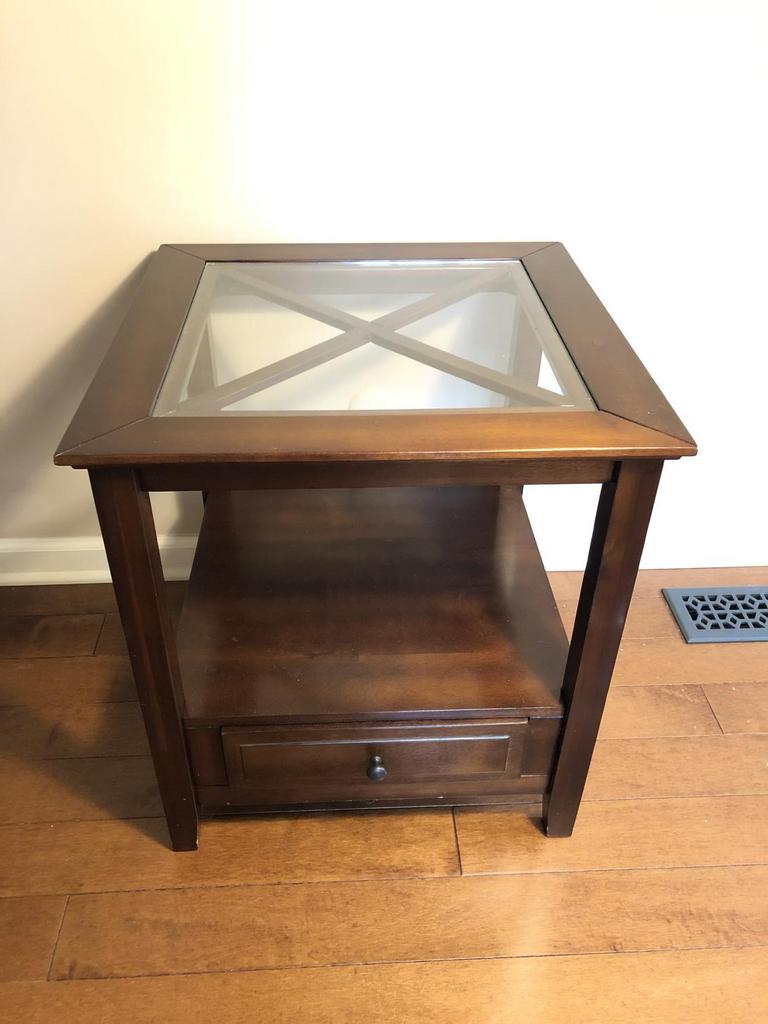 Pier one outlet accent tables