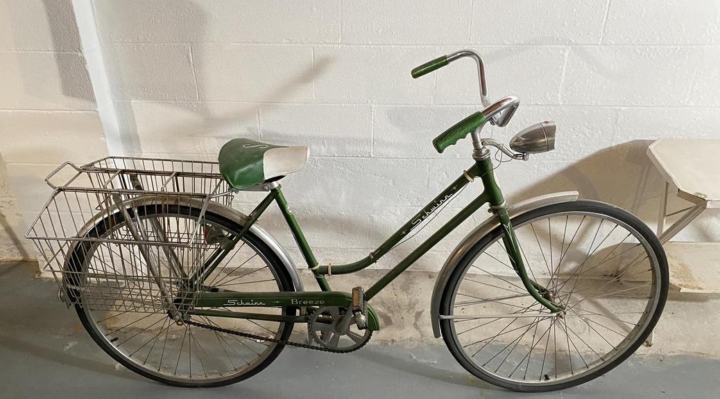 vintage schwinn breeze bike