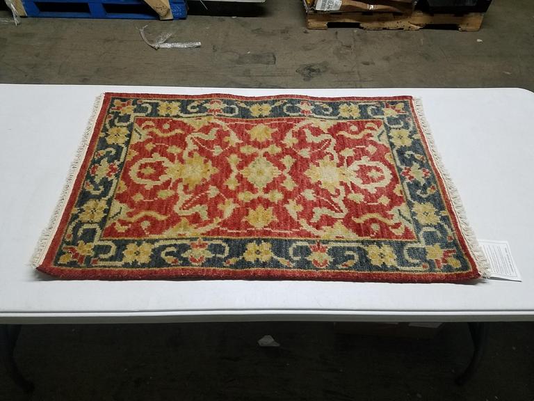 AREA RUG 2'X3'