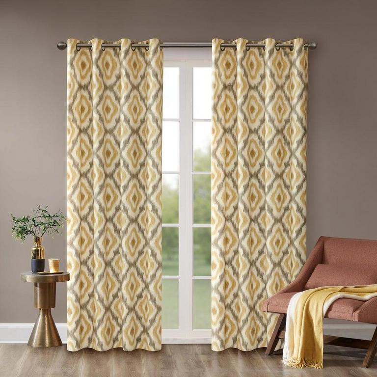 1 CURTAIN PANEL 50" X 108"