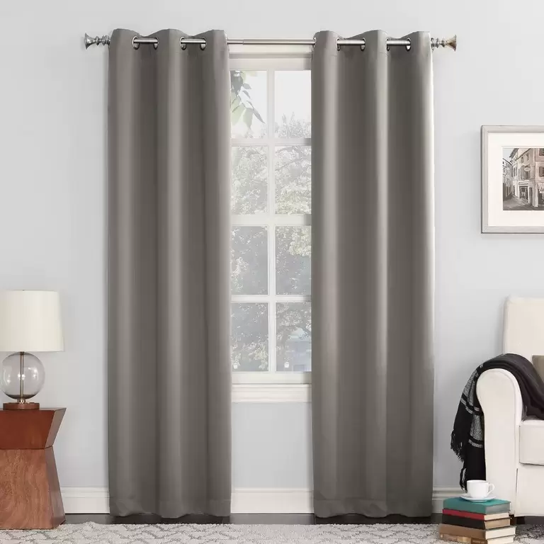 1 BLACKOUT CURTAIN PANEL