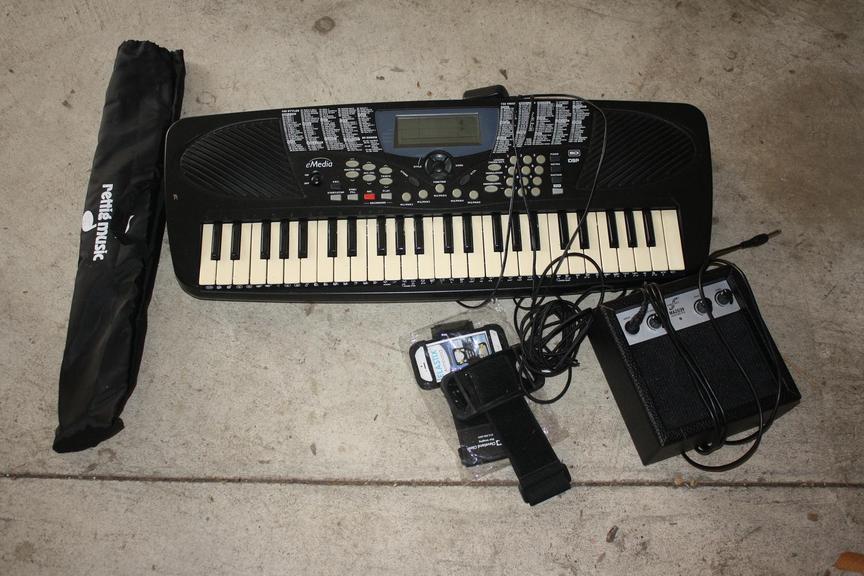 Auction Ohio Keyboard, Amplifier & Stand