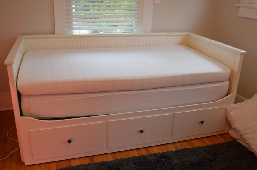 Auction Ohio Pottery Barn? Trundle bed