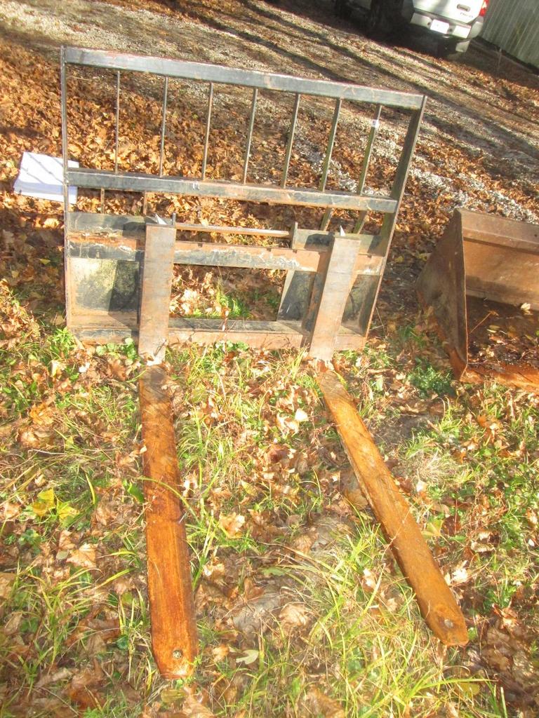 Auction Ohio Skid Steer Pallet Fork