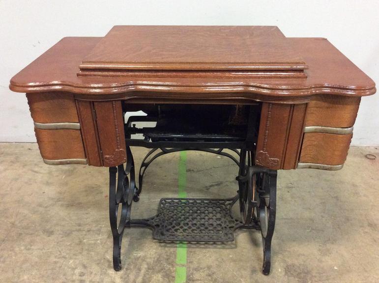 Auction Ohio Antique Sewing Machine