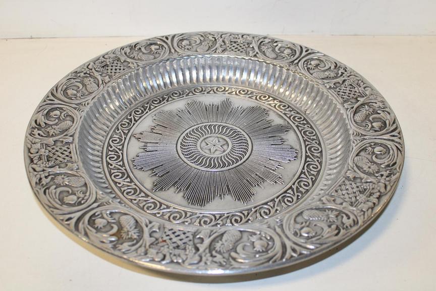 Auction Ohio Wilton Co. Pewter Serving Dish