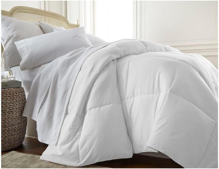 KING/CAL KING COMFORTER