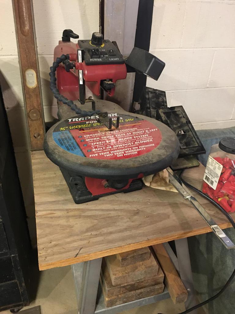 Tradesman scroll outlet saw