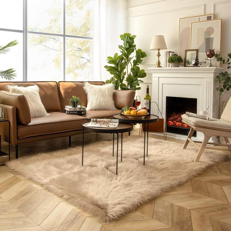 4'X6' FAUX FUR AREA RUG