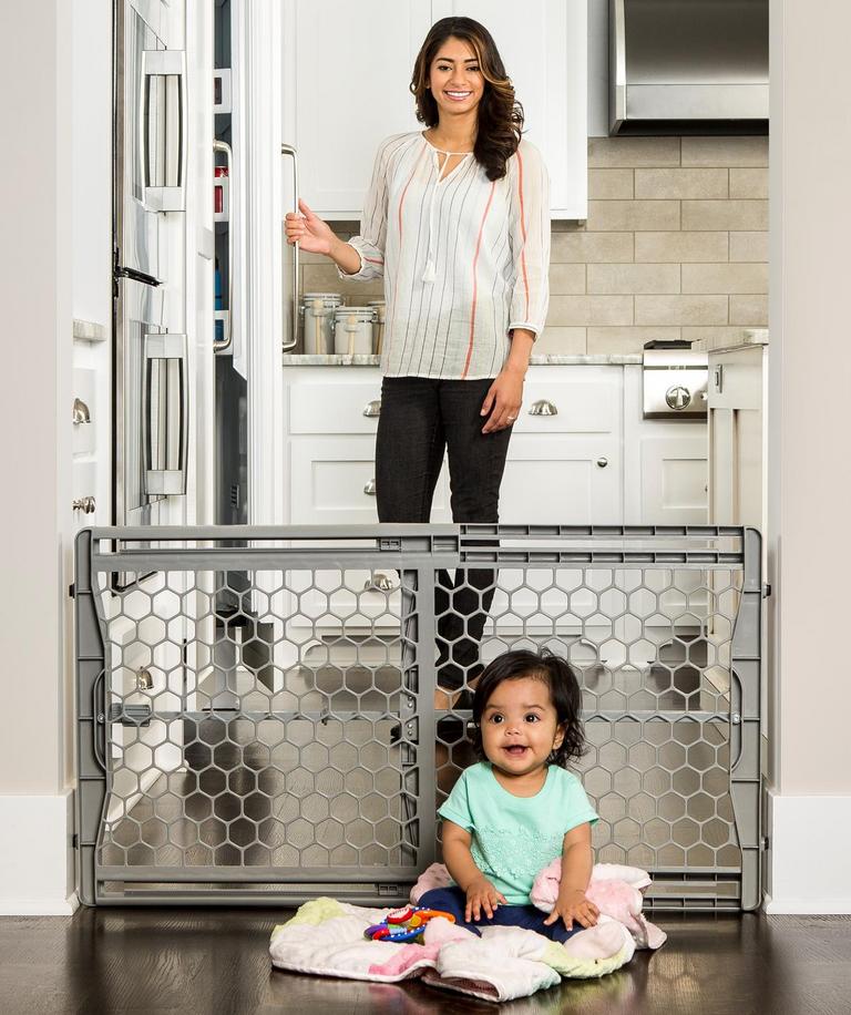 28" TO 42"W BABY GATE