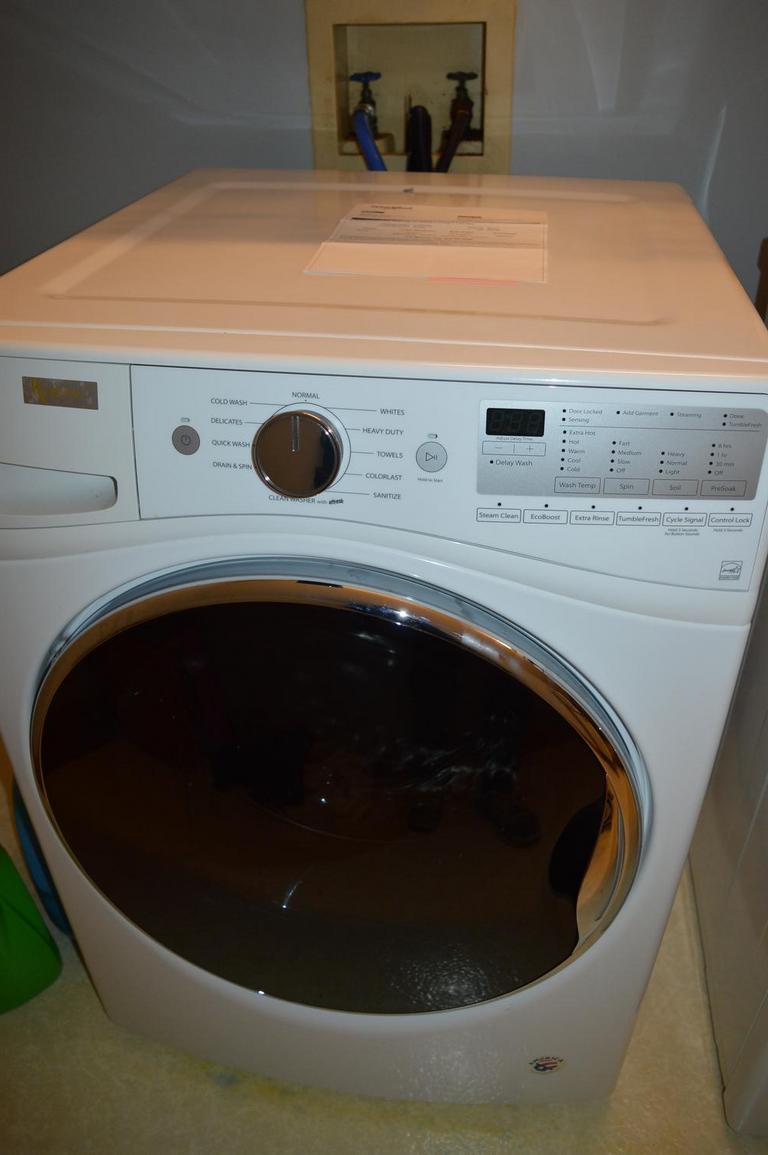 Auction Ohio Whirlpool washerfront load