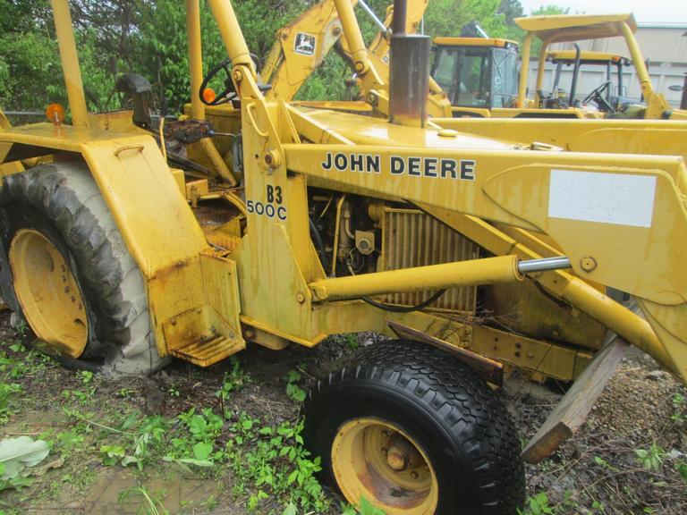 Auction Ohio JD 500C backhoe