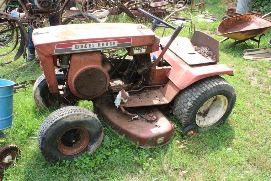 Raider 12 best sale wheel horse tractor