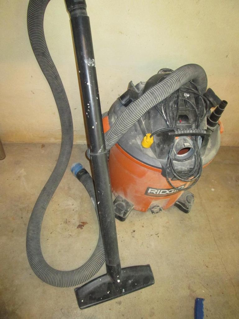 Auction Ohio Ridgid ShopVac