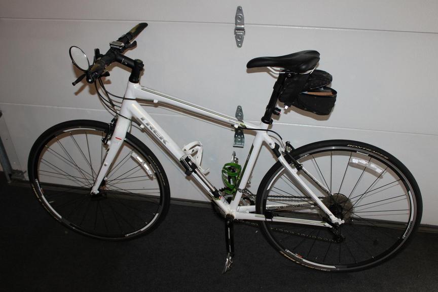 Auction Ohio Trek Hybrid HCM Bicycle