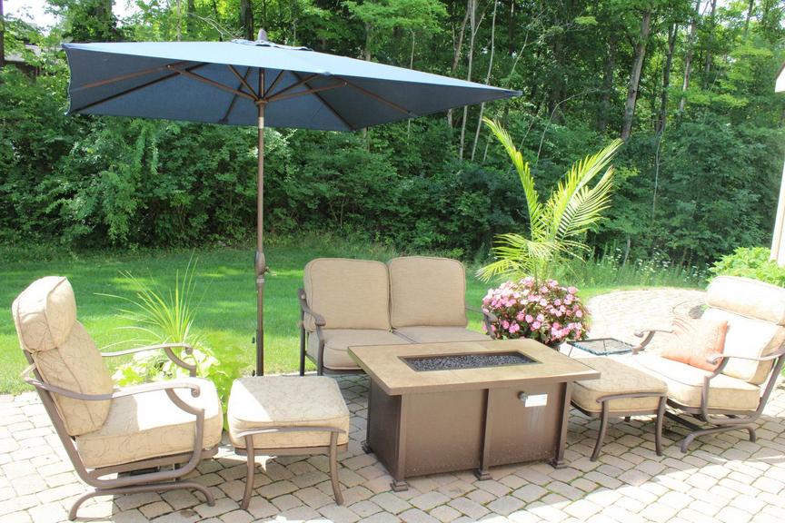 Auction Ohio Patio Lounge Set