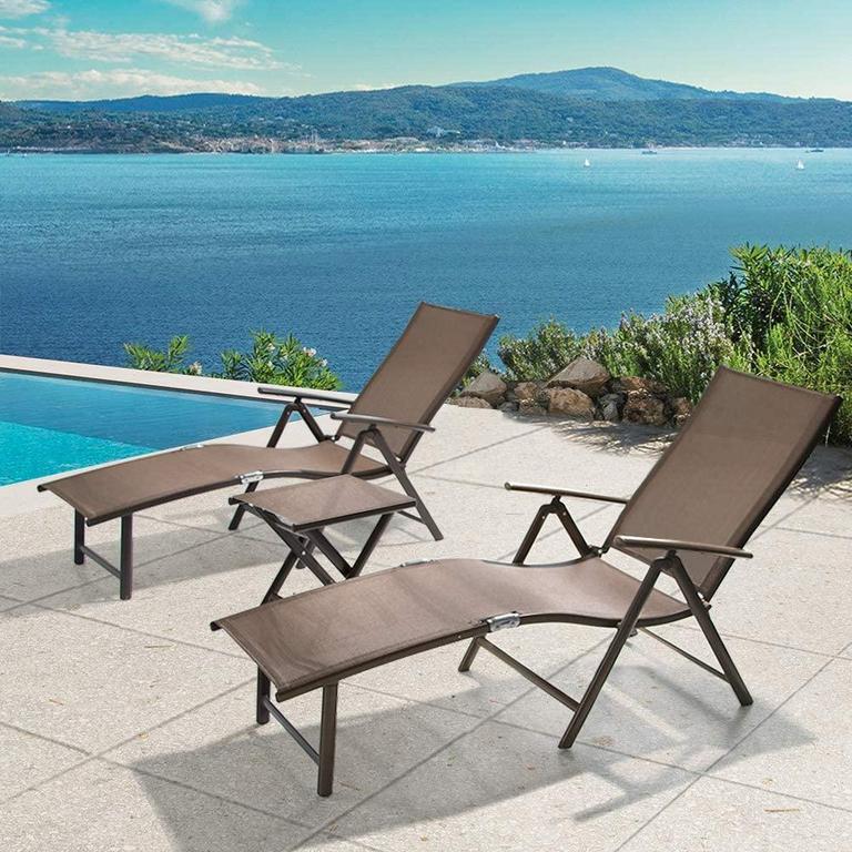 LOUNGE CHAIRS & TABLE SET