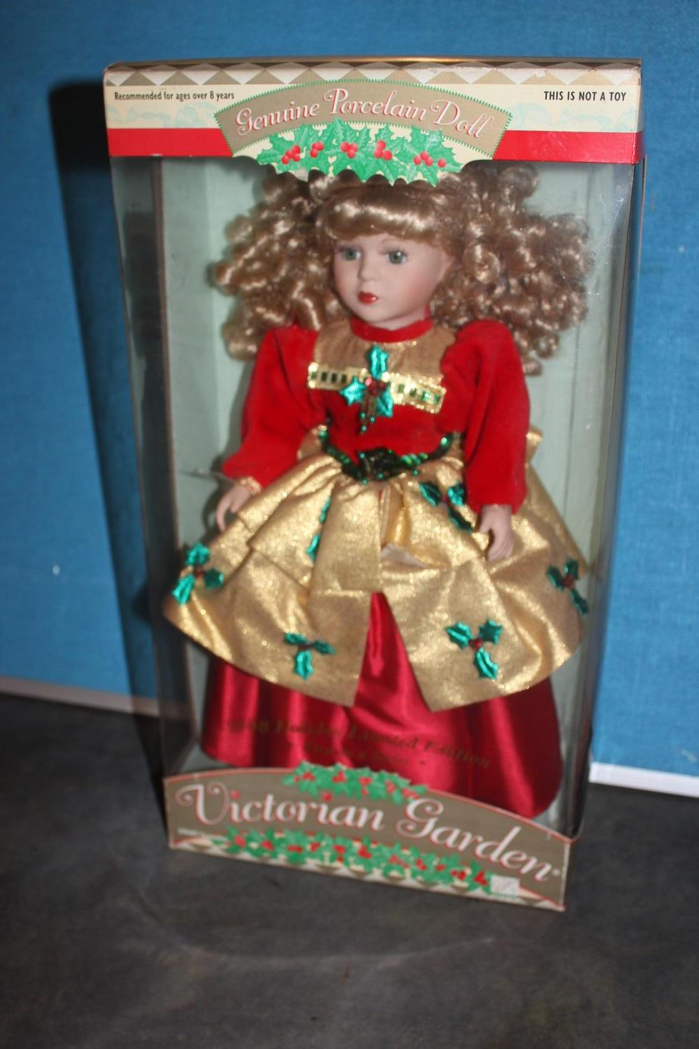 1998 victorian garden porcelain hot sale doll