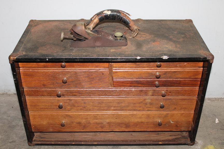 Auction Ohio Machinist Chest