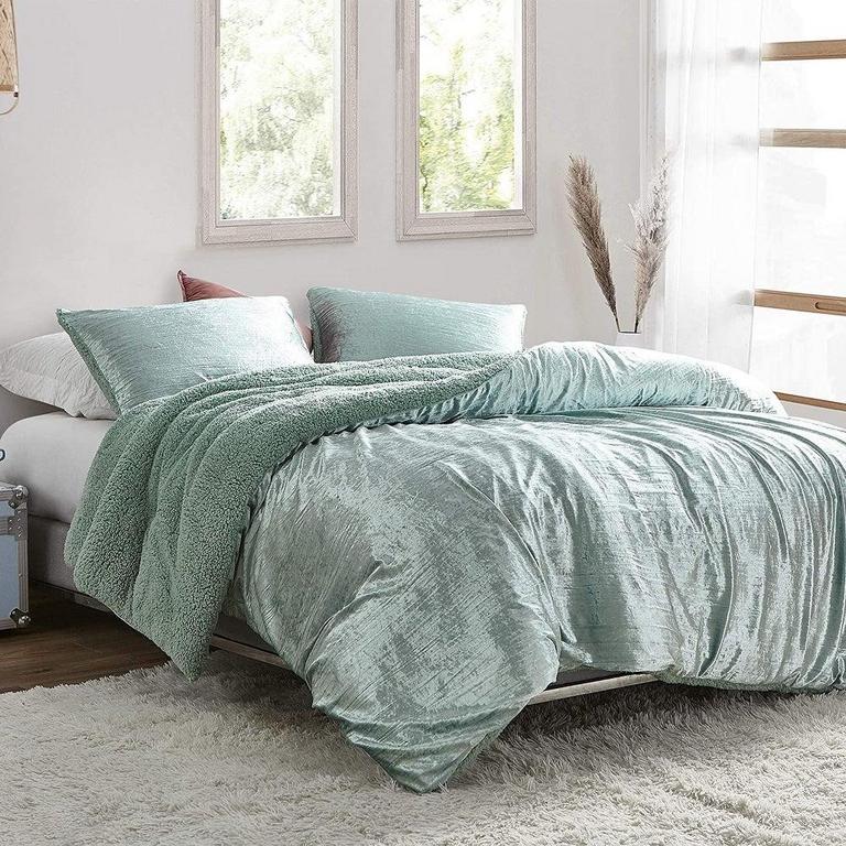 VELVET CRUSH KING COMFORTER