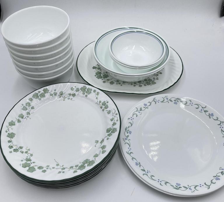 Auction Ohio Corelle Dishes