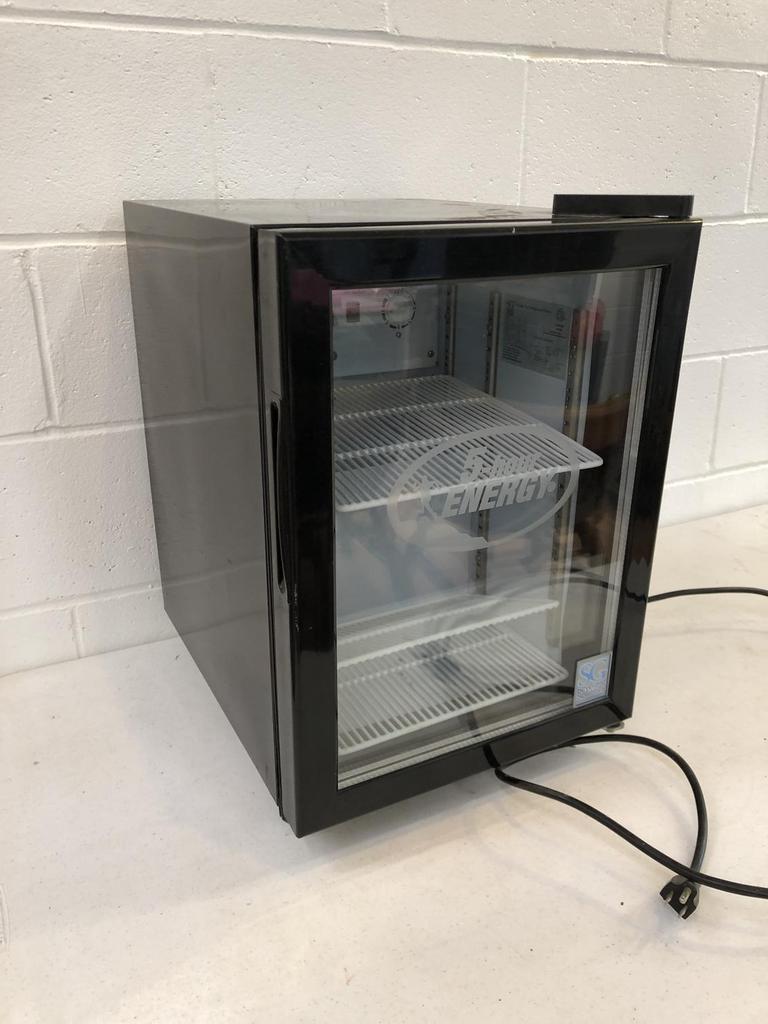 Auction Ohio Countertop Beverage Fridge