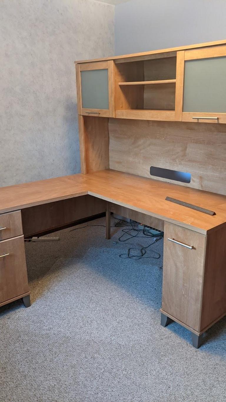 Auction Ohio Wooden Desk