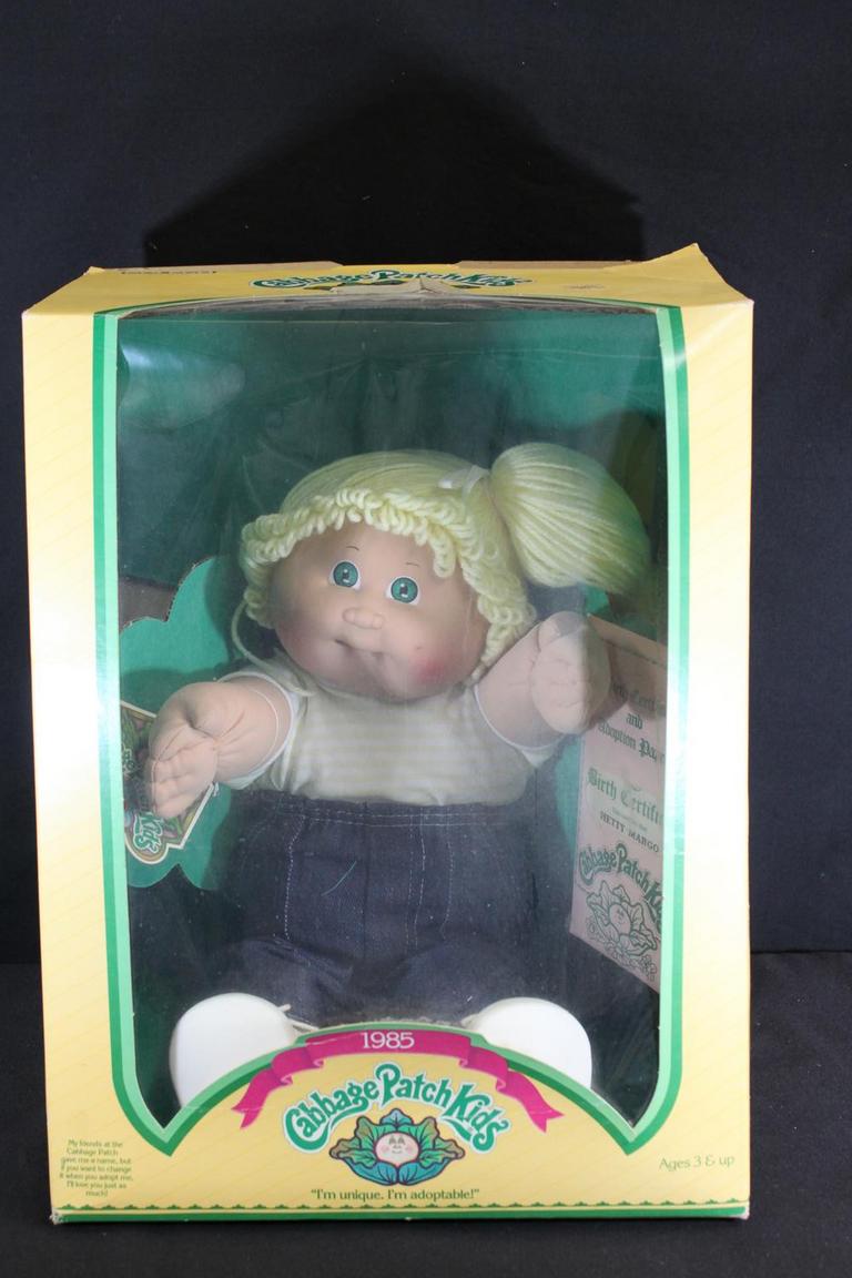 1985 cabbage patch store doll in box