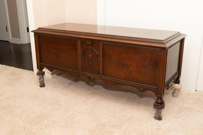 Lane standard store cedar chest