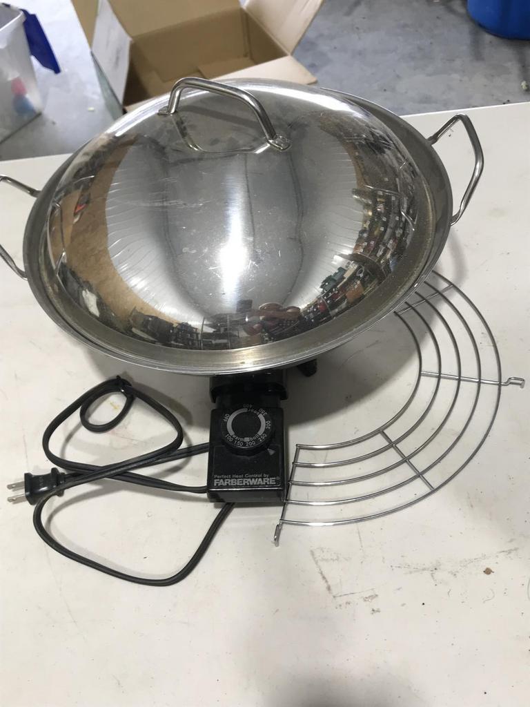 Auction Ohio Farberware Electric Wok
