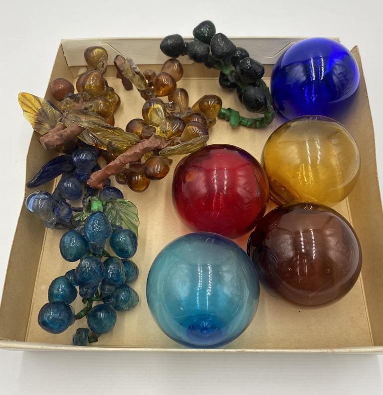 Auction Ohio Glass Grapes