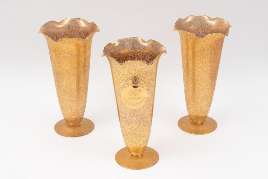 Auction Ohio Glastonbury Lotus Vases