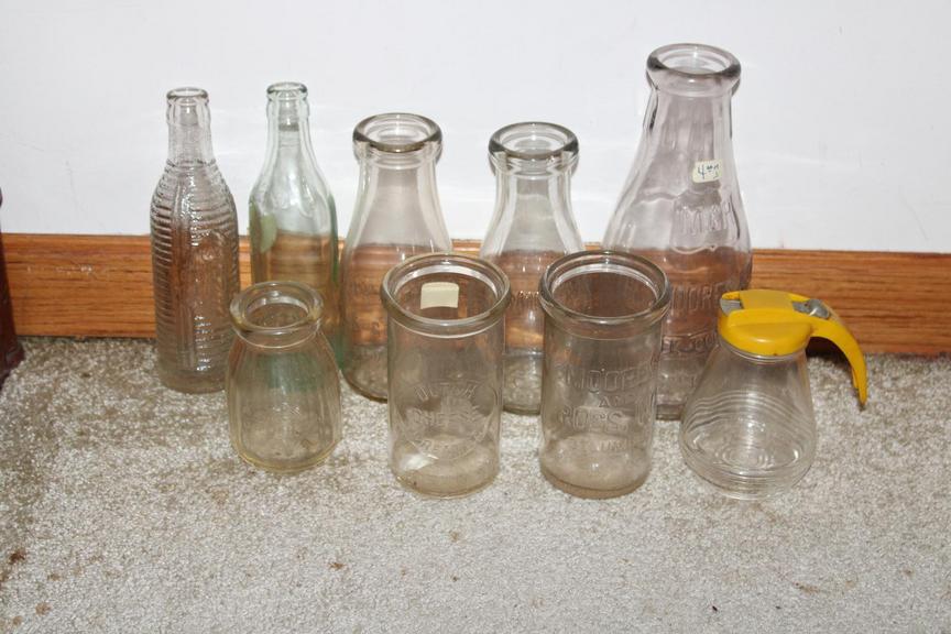 Auction Ohio Vintage/Antique Glass Jars