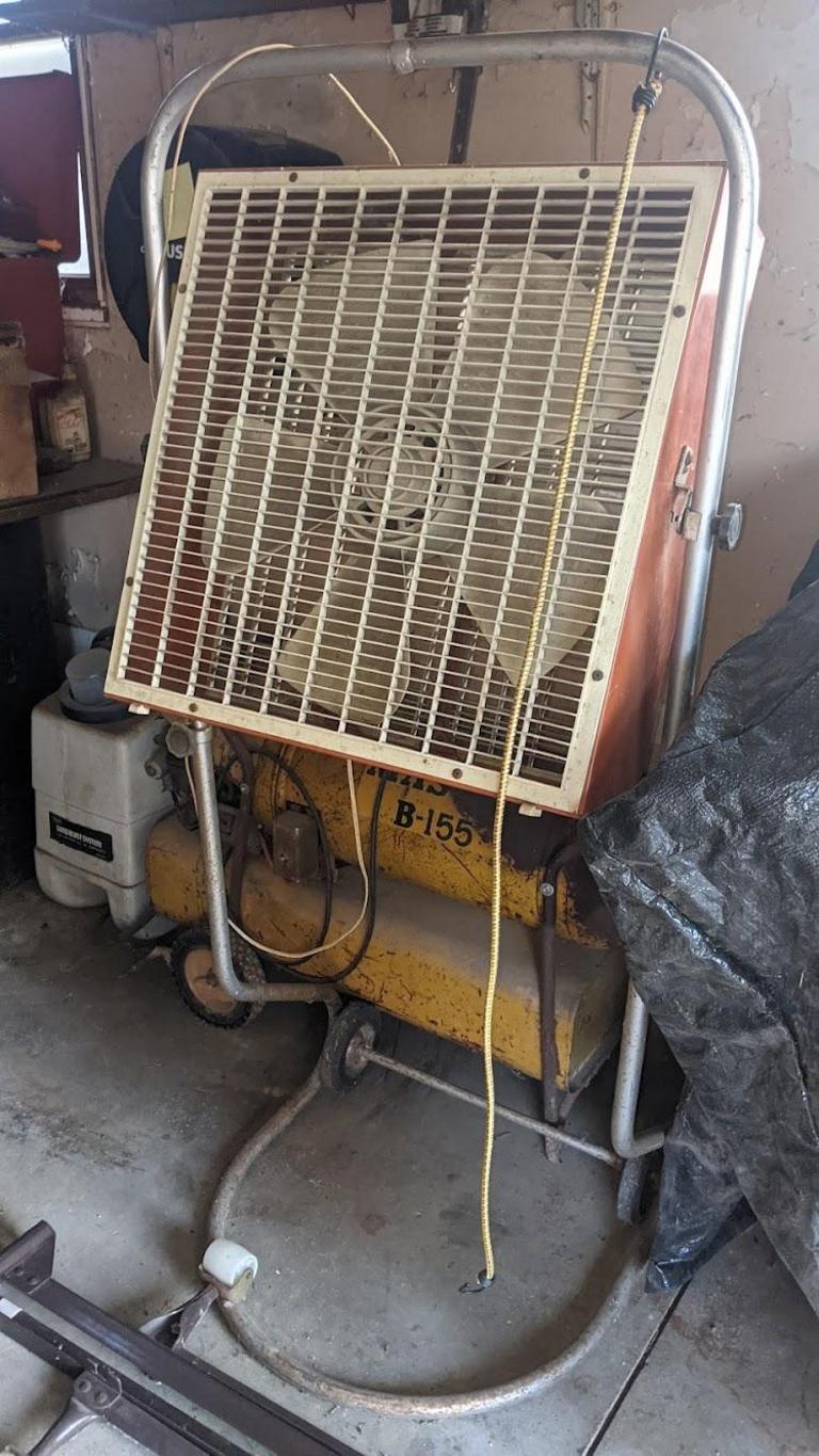 Auction Ohio Box fan on stand