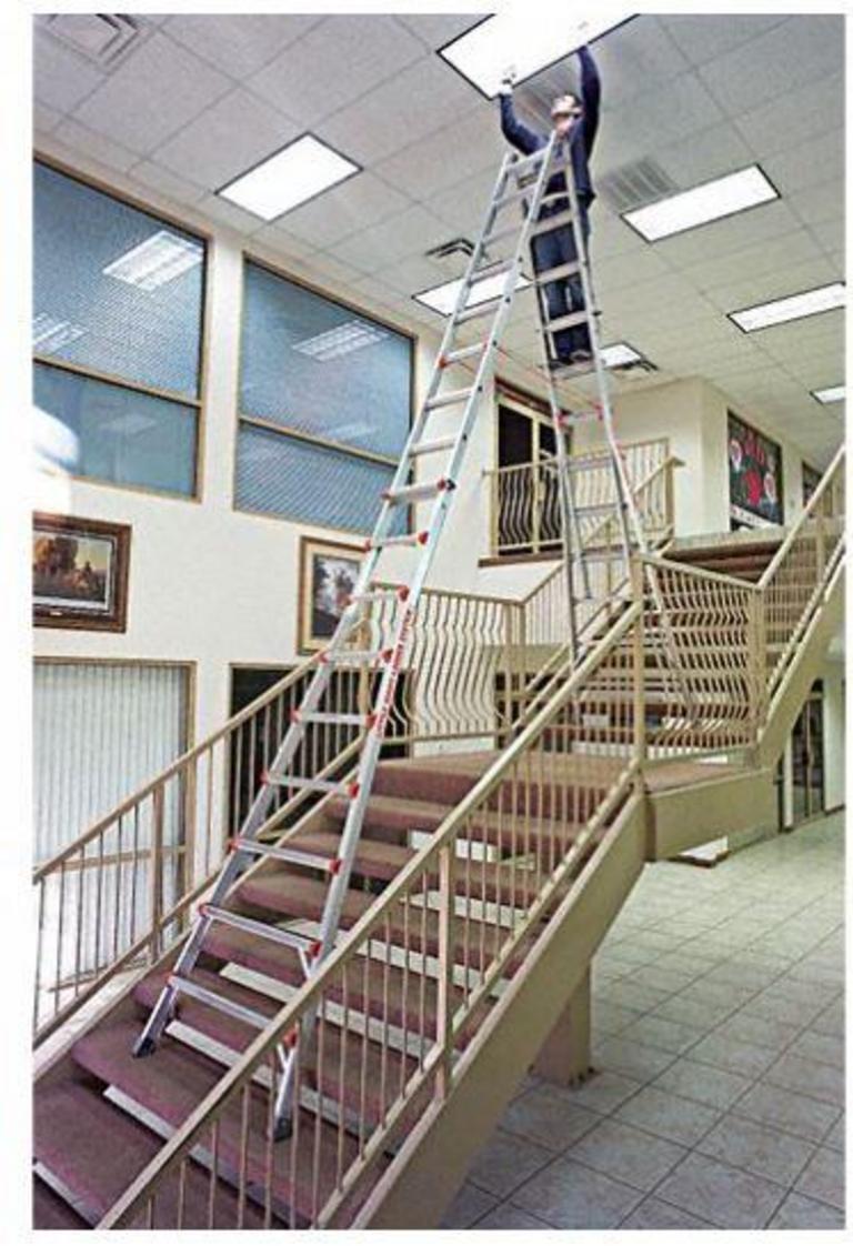 17 FT SKYSCRAPER LADDER