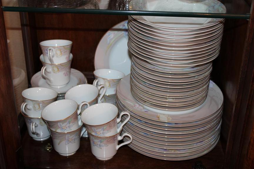 Auction Ohio Mikasa China Set