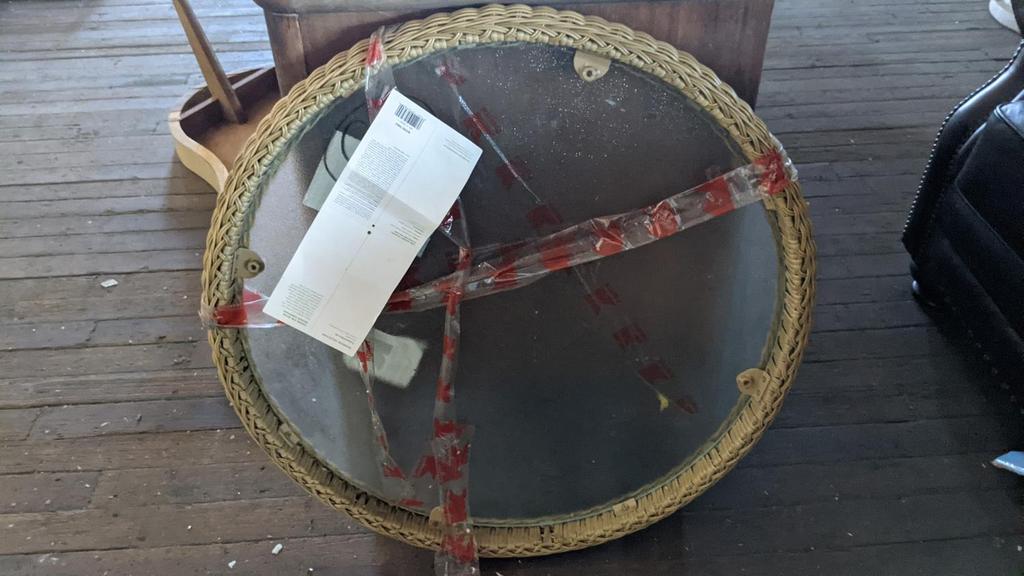 Auction Ohio Large Wicker table top