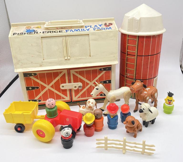 Auction Ohio | Vintage Fisher Price Farm