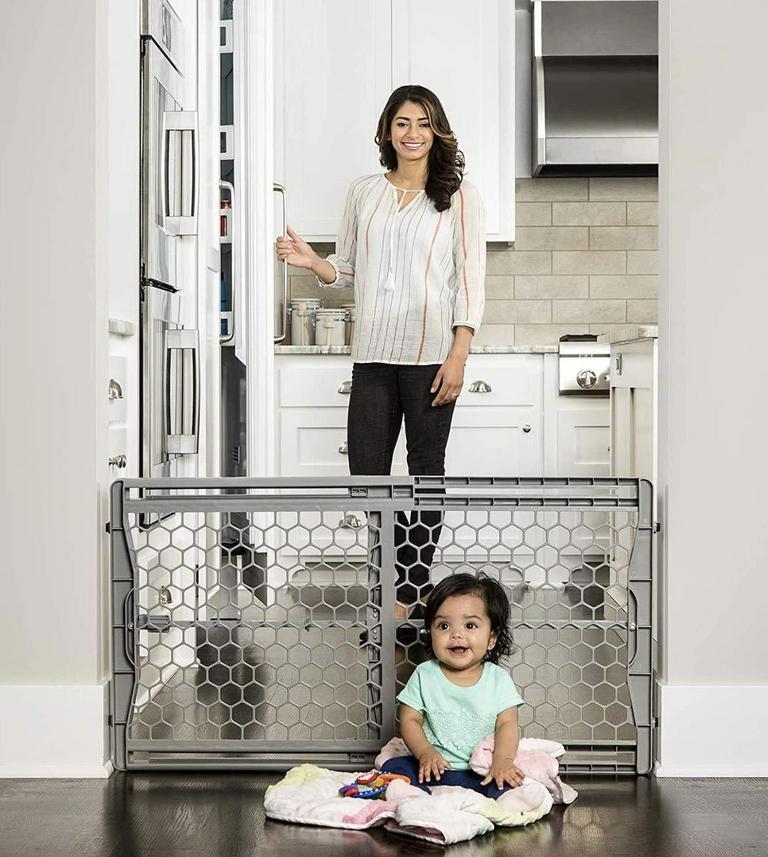 REGALO EASY FIT BABY GATE